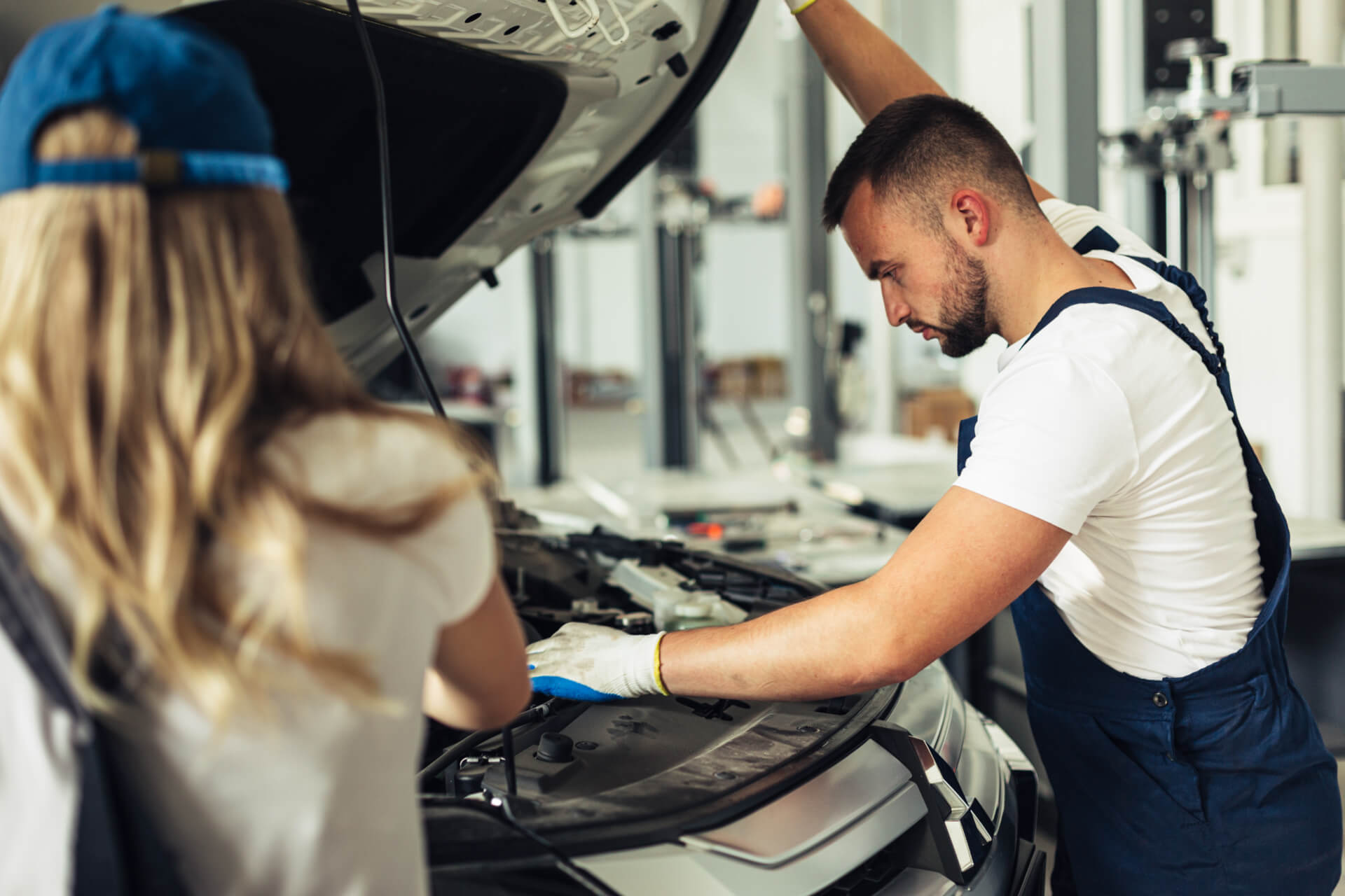 front-view-car-service-employees